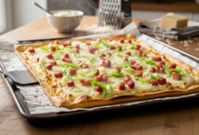 Low Carb Flammkuchen Rezept: Knusprig ohne Mehl